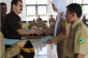 Ratusan Pejabat Fungsional Naik Pangkat